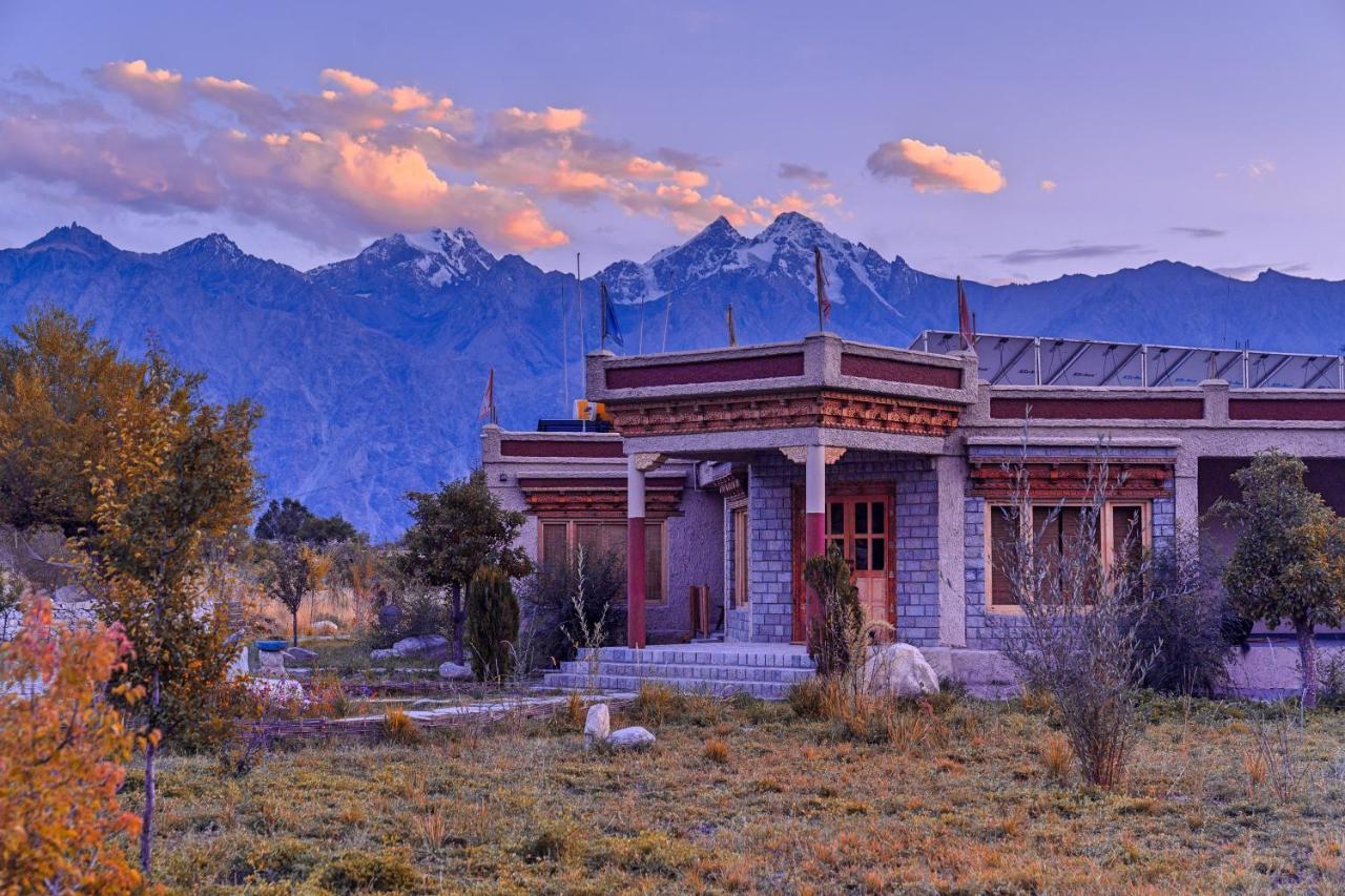 Lchang Nang Retreat-The House Of Trees-Nubra Valley Hotel Sumur Екстериор снимка